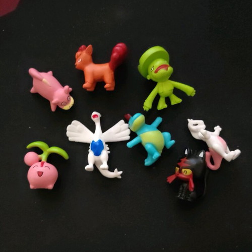 Pokemon mini figures 8 pieces like new