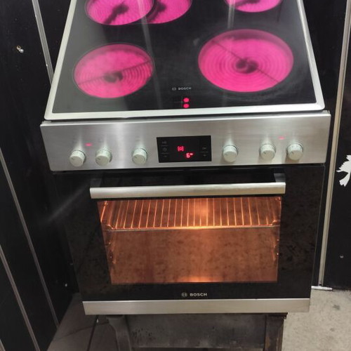 Bosch built-in electric oven with ceramic hob, 2 baking trays and grill