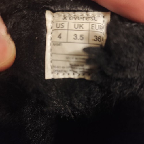 Everest winter boots black with fur size 36 used
