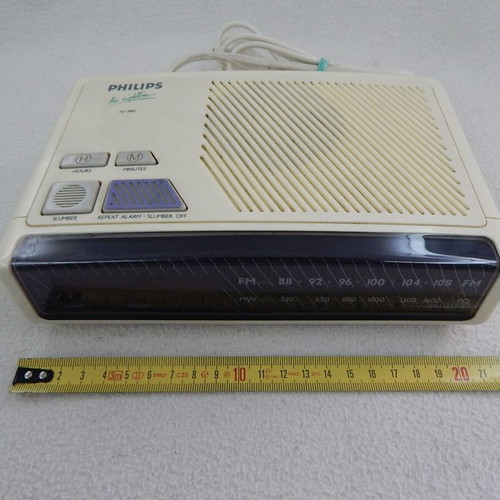 Philips AJ 3180 table clock radio used with alarm and FM-AM