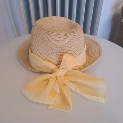 Straw hat used, size 58