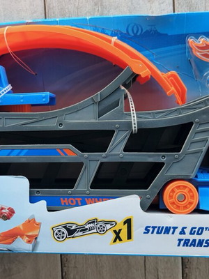 Mattel Hot Wheels νταλίκα πίστα Stunt & Go, σφραγισμένο