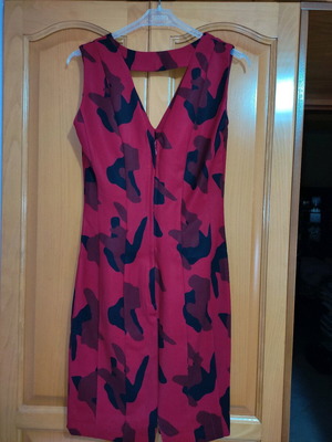 H&M women's dress new, size 40, winter with V-neck and zipper