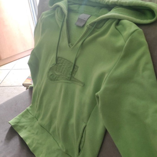 Nike hoodie small like new, green