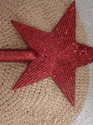 Red star used, medium size