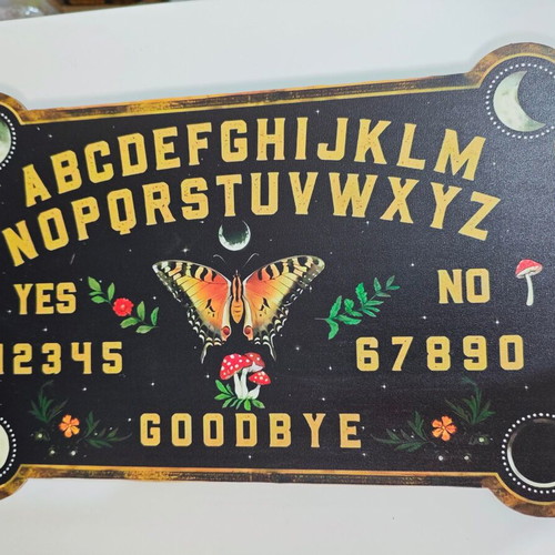 Vintage Ouija board like new with butterfly and moon phases