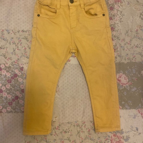 2 Zara jeans for boy 92, like new, black and yellow