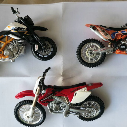 Mini Motorcycles Collection like new, 13 models by Bburago and Maisto