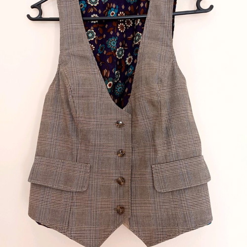 Benetton checked vest like new, size S, grey