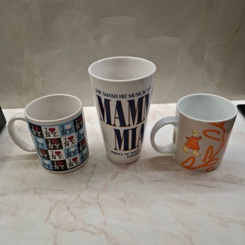 Mugs like new without tags