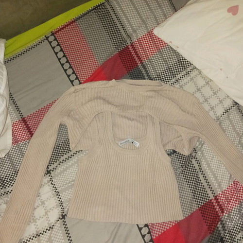 Bershka set of 2 tops new, size L, beige