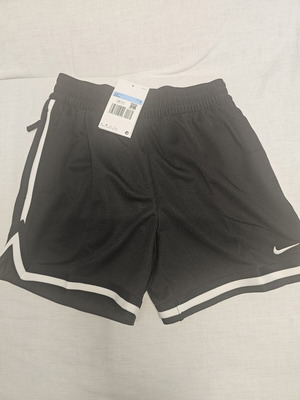 Nike DNA basketball shorts 13 cm for big kids, medium, black