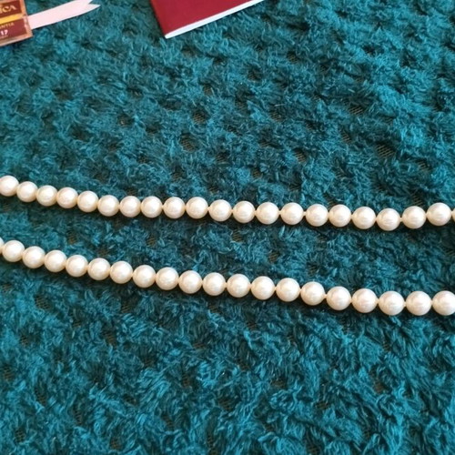 Majorica pearl necklace 7mm like new with certificates