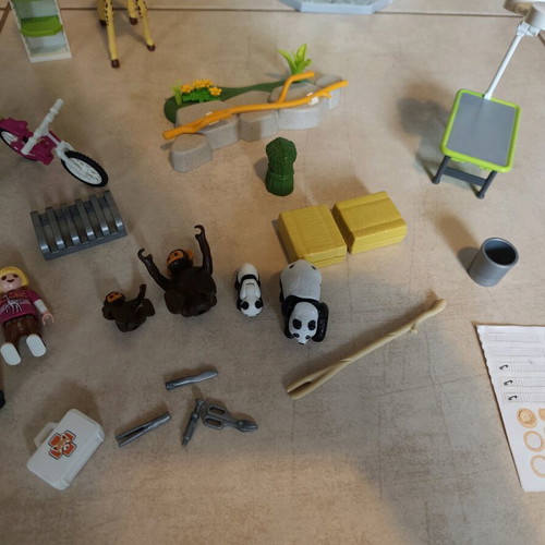 Playmobil Family Fun Veterinary Clinic used