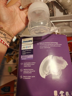 Βρεφικά είδη σαν καινούργια με θήλαστρο Philips Avent και πορτ μπεμπέ Kunert