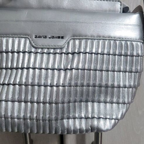 David Jones crossbody bag silver like new, 25x17 cm