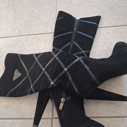 Laura Biagiotti leather boots size 37 like new, black, knee-high with zipper