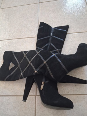 Laura Biagiotti leather boots size 37 like new, black, knee-high with zipper