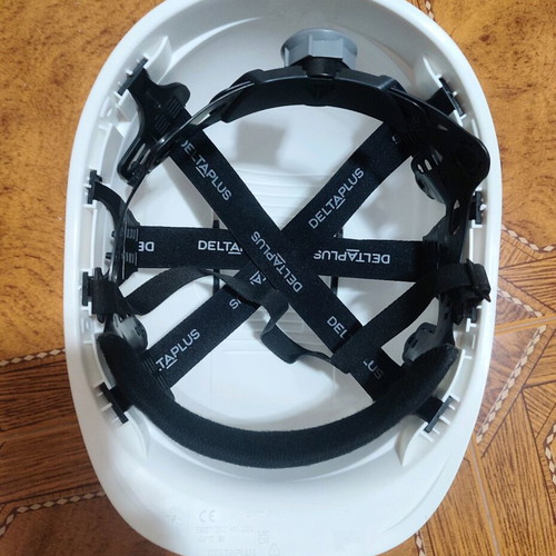 Deltaplus Construction Helmet PPE Safety Hat like new, adjustable, lightweight