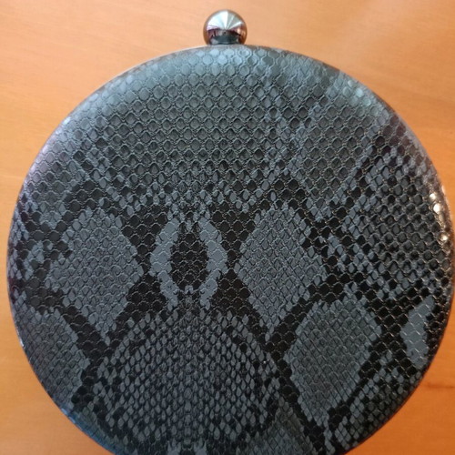 Evening bag like new with chain, black and gray