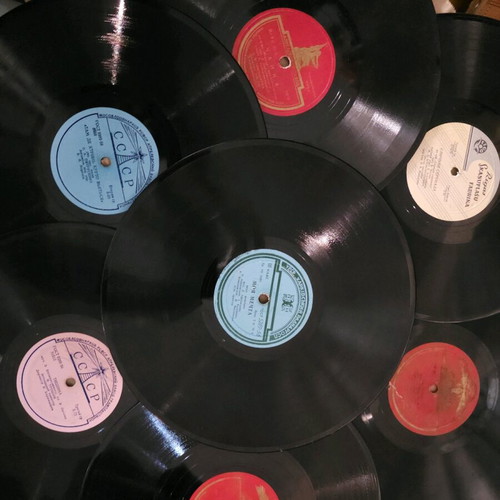 Patefonio portable gramophone used, Soviet vintage with 20 vinyls and needles