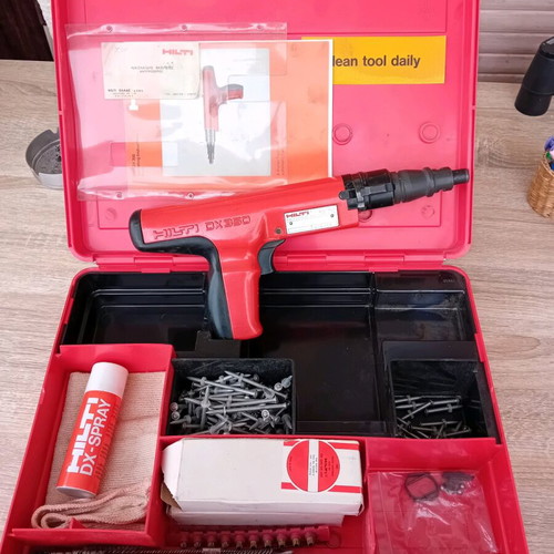 Hilti nail gun like new with cleaning kit