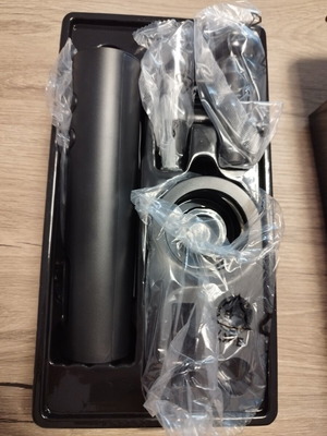 Electric wine accessory set new with rechargeable battery and charging cable