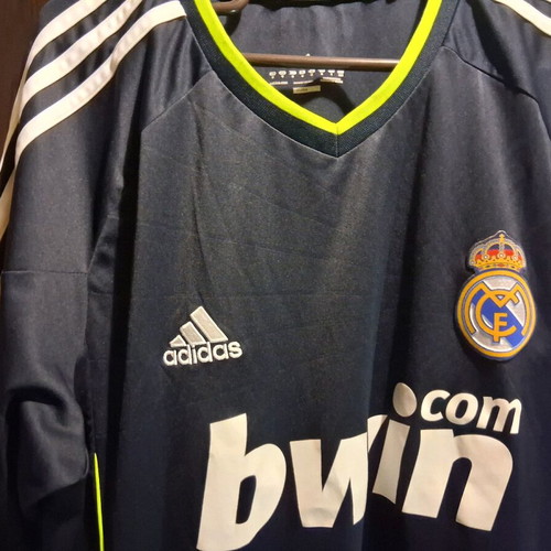 Real Madrid Away Jersey like new, size Medium