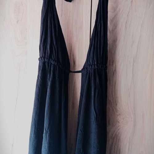Black backless top like new, adjustable fit, size S