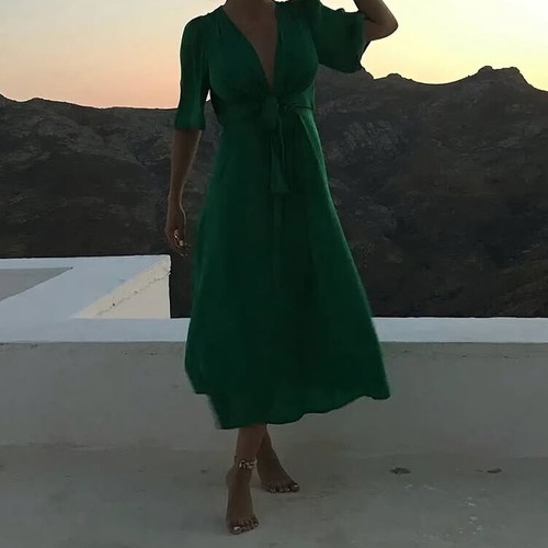 Oysho emerald green midaxi dress like new - 24,00 - Vendora.cy Oysho emerald green midaxi dress like new - 24,00 - Vendora.cy