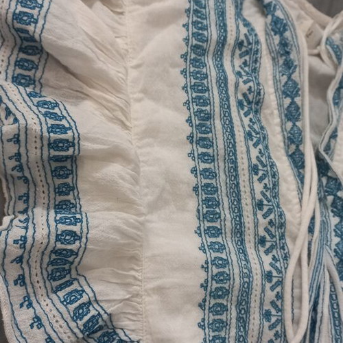 M.A.B.E dress white, like new, size XS fit larger