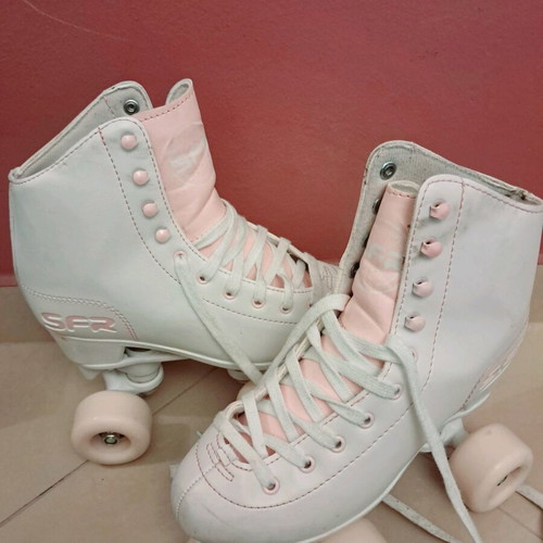 SFR Figure roller skates like new, size 35.5