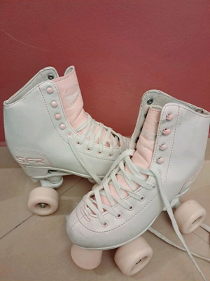 SFR Figure roller skates like new, size 35.5
