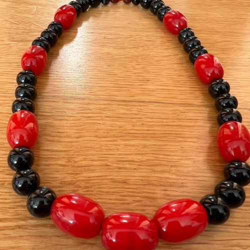 Beaded necklace like new, red and black beads