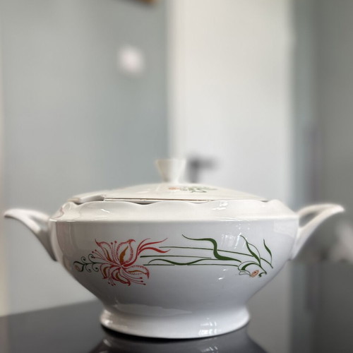 Porcelain soup tureen Ćmielów Poland used, vintage floral design