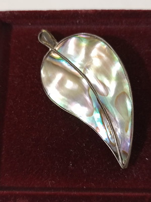 Silver Leaf Opal Brooch 925, like new, Mexican design