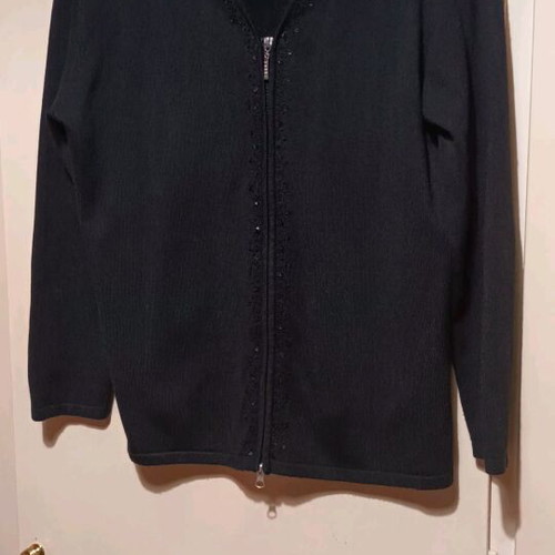 Long-sleeve cardigan and short-sleeve blouse used, size L