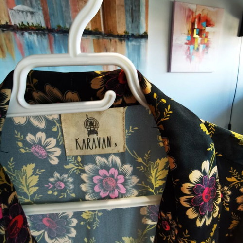 Caravan floral dress like new, with buttons, size S