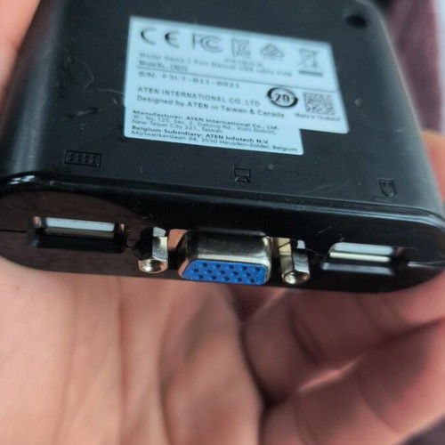Kvm switch 2 port like new for connecting 2 PCs to one monitor