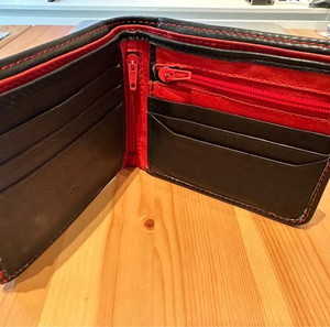 Μαύρο/κόκκινο δερμάτινο πορτοφόλι genuine leather