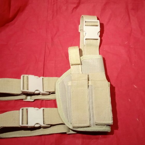 Thigh Gun Holster like new, desert color with two magazine pouches