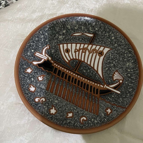 Bonis Pottery Triheirēs Plate 20cm Like New