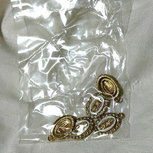 Holy Mary pendants, pack of 5, gold and white