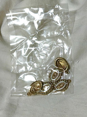 Holy Mary pendants, pack of 5, gold and white
