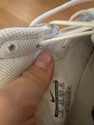 Nike athletic shoes used, size 40, white