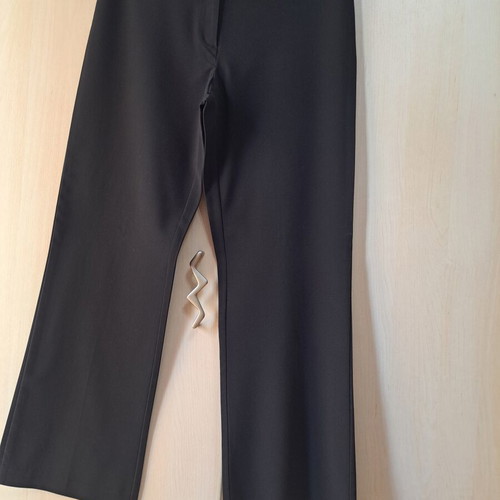 Women's black pants new, size M 38 10