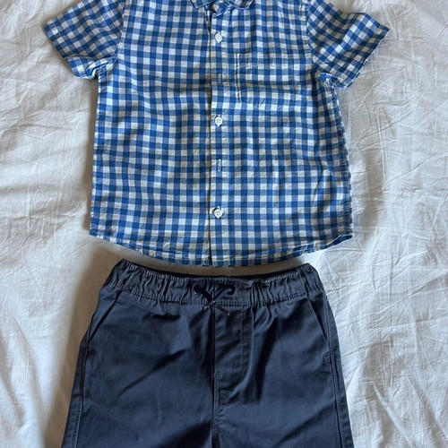 Boys' set with checked shirt and shorts like new, age 2-3