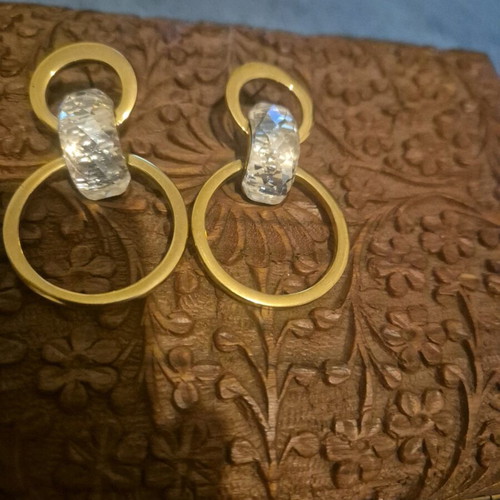 Dangling gold-plated earrings used, unique design
