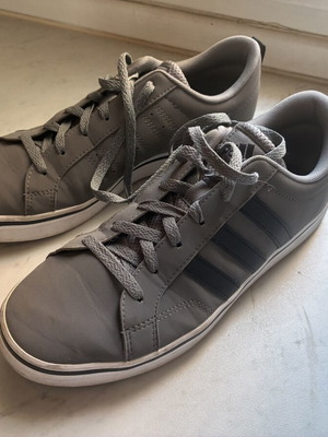Adidas sneakers size 42 used, grey men’s shoes