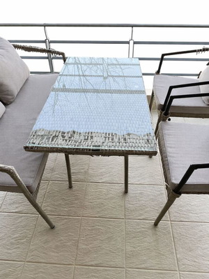 Σαλόνι κήπου INGSTRUP μεταχειρισμένο για 4 άτομα με τραπέζι τζάμι